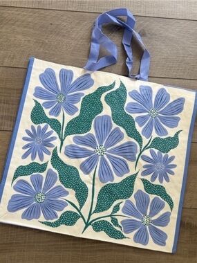 Homegoods TJMaxx Marshalls Viral Flower Print Reusable Shopper Tote Bag NWOT